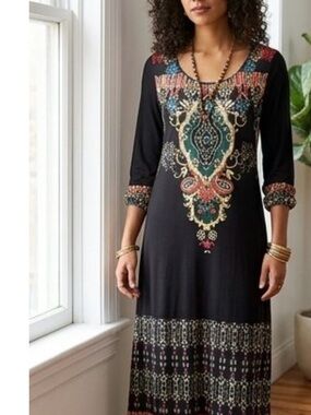 **Boho Printed Long Sleeve Maxi Dress in Black *buy 3 marked items for $25